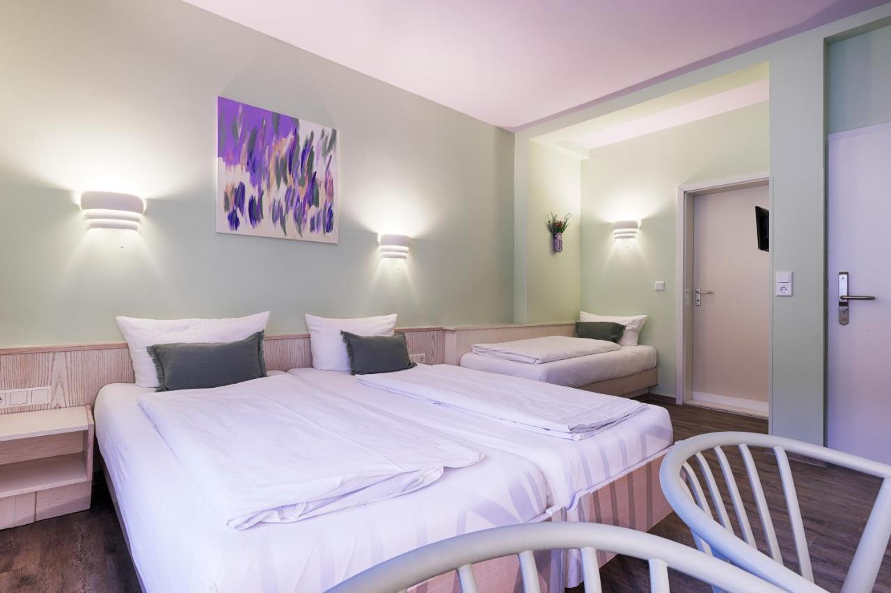 Hotel Kunterbunt In Wuerzburger Innenstadt Bagian luar foto